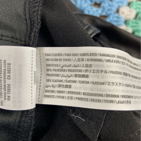 Abercrombie & Fitch The 90’s Straight Leg Ultra High Rise Faux-Leather Pants 27 - Picture 11 of 12